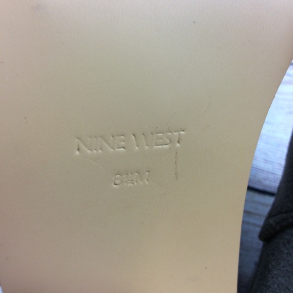 ❗️SOLD❗️Nine West Vegan Suede Gray Mayley Ankle Booties. - Picture 6 of 8